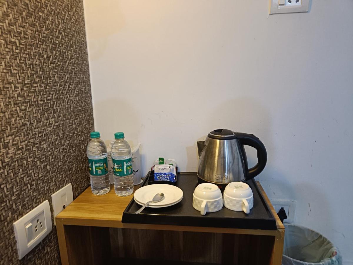 The Dwelling Paradise Hotel Greater Noida Buitenkant foto