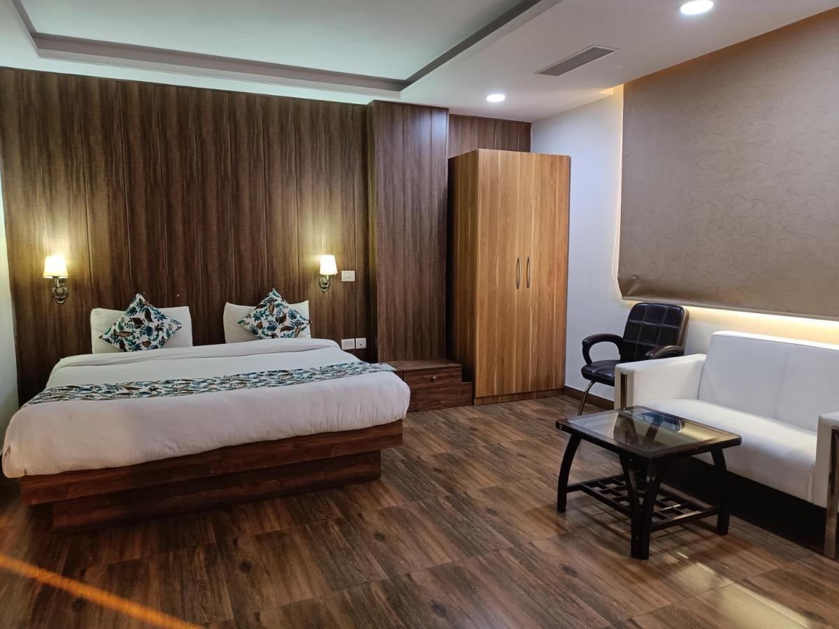 The Dwelling Paradise Hotel Greater Noida Buitenkant foto