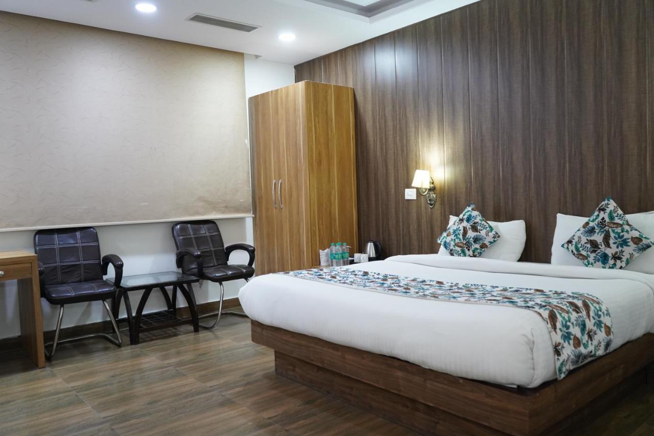 The Dwelling Paradise Hotel Greater Noida Buitenkant foto