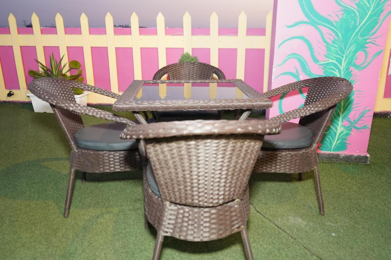 The Dwelling Paradise Hotel Greater Noida Buitenkant foto