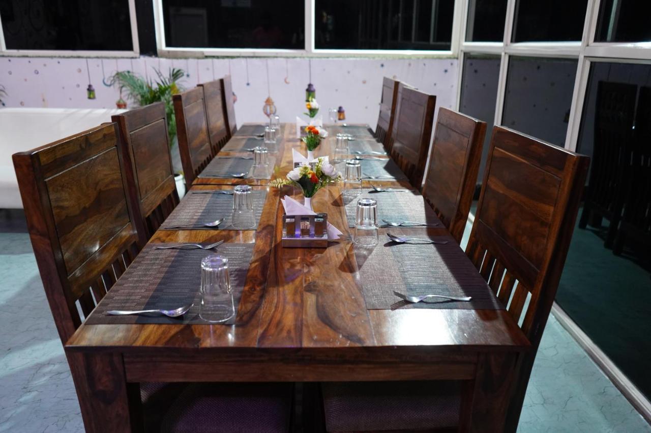 The Dwelling Paradise Hotel Greater Noida Buitenkant foto