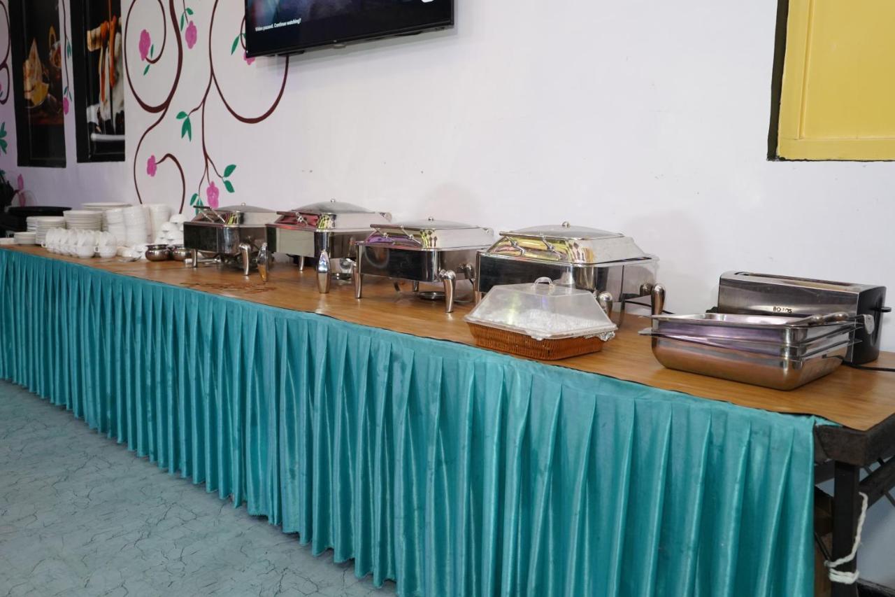 The Dwelling Paradise Hotel Greater Noida Buitenkant foto