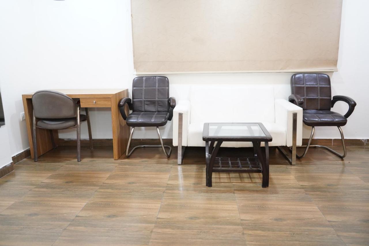 The Dwelling Paradise Hotel Greater Noida Buitenkant foto